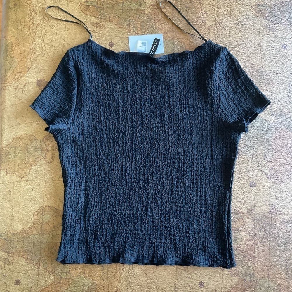 H&M Black Crinkle Textured Off-Shoulder top - Picture 6 of 6